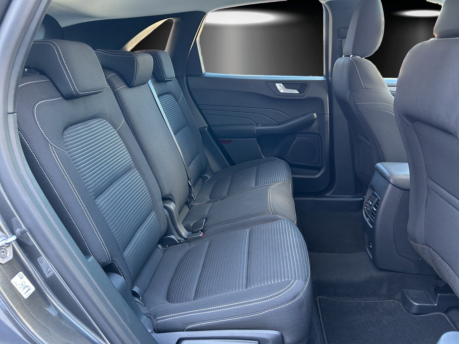 Fahrzeugabbildung Ford Kuga 2.5 PHEV Titanium Aut./KAMERA/SHZ/LHZ/NAVI/