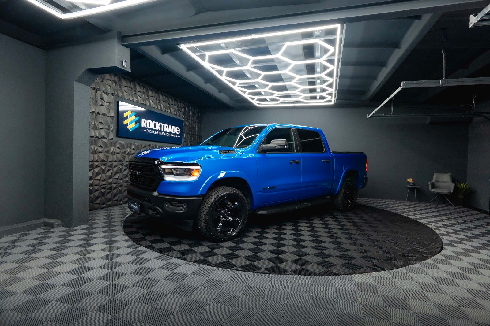 Fahrzeugabbildung Dodge RAM 5.7 V8 HEMI 4x4 Built to Serve AXLE LOCK LED