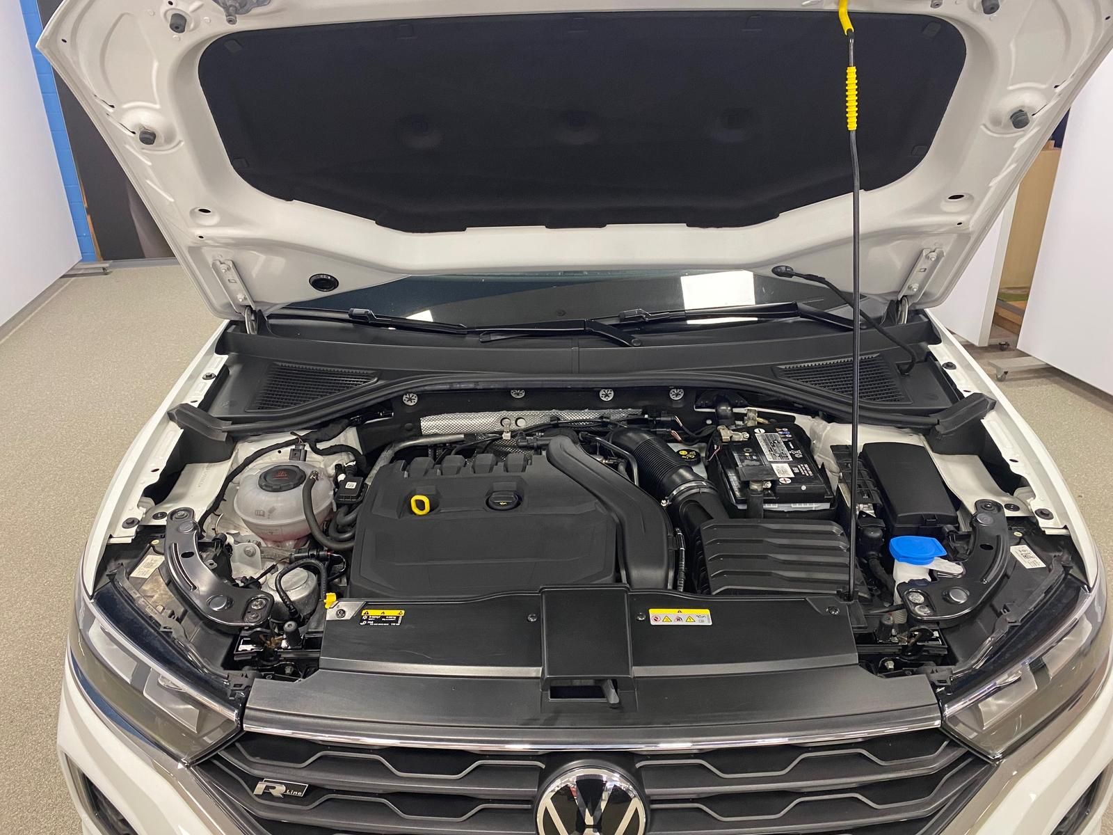 Fahrzeugabbildung Volkswagen T-Roc 1.5 16V TSI Sport R-Line+PDC+ALU+LED