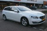 Volvo V60  2.4D6 AWD TWIN ENGINE Plug-in-Hybrid Summum - Volvo V60: D2