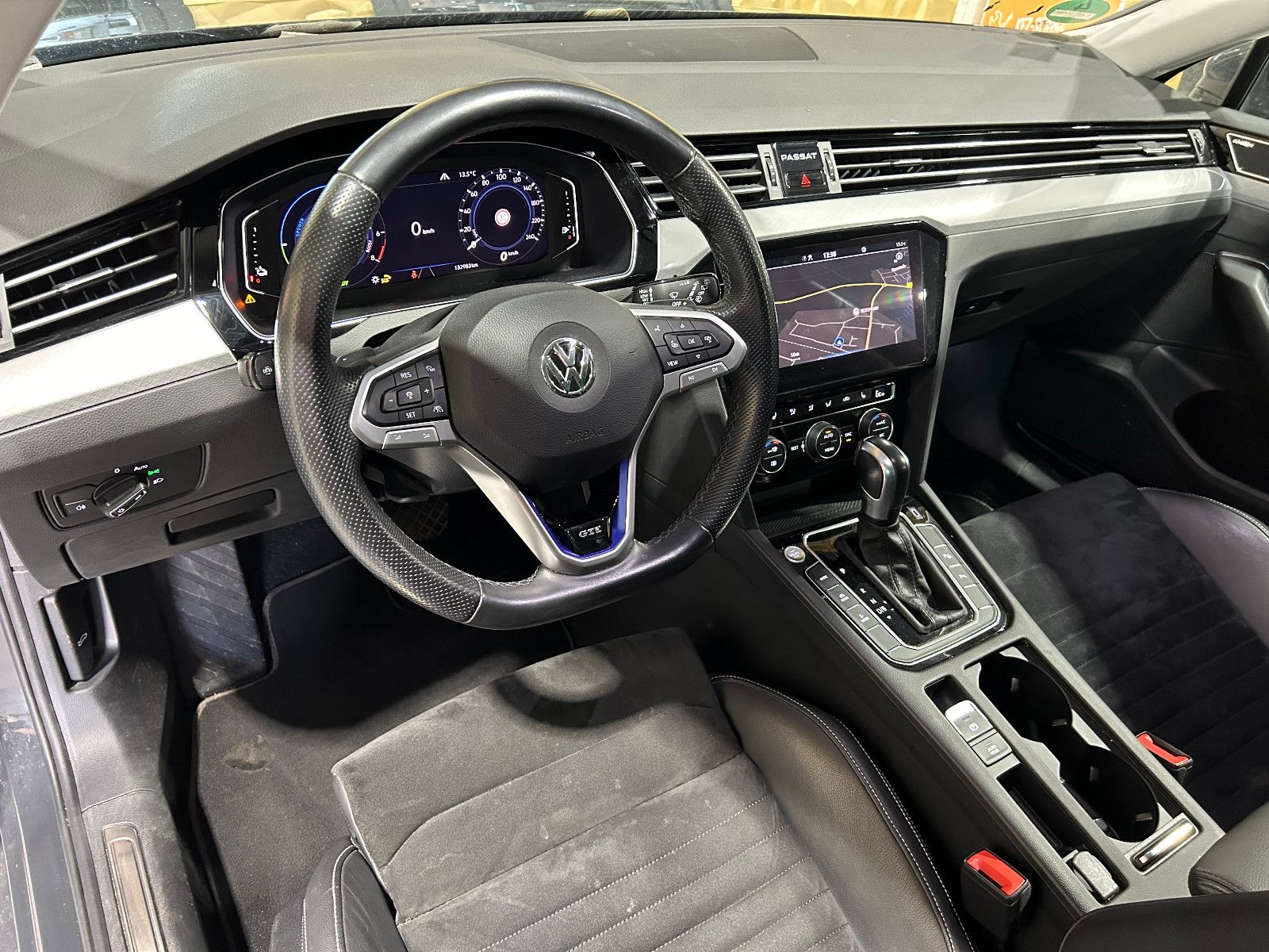 Fahrzeugabbildung Volkswagen Passat Variant GTE/APPLE/KAMERA/NAVI/ACC/8-FACH/