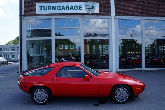 Porsche 928 S mit Schaltgetriebe !