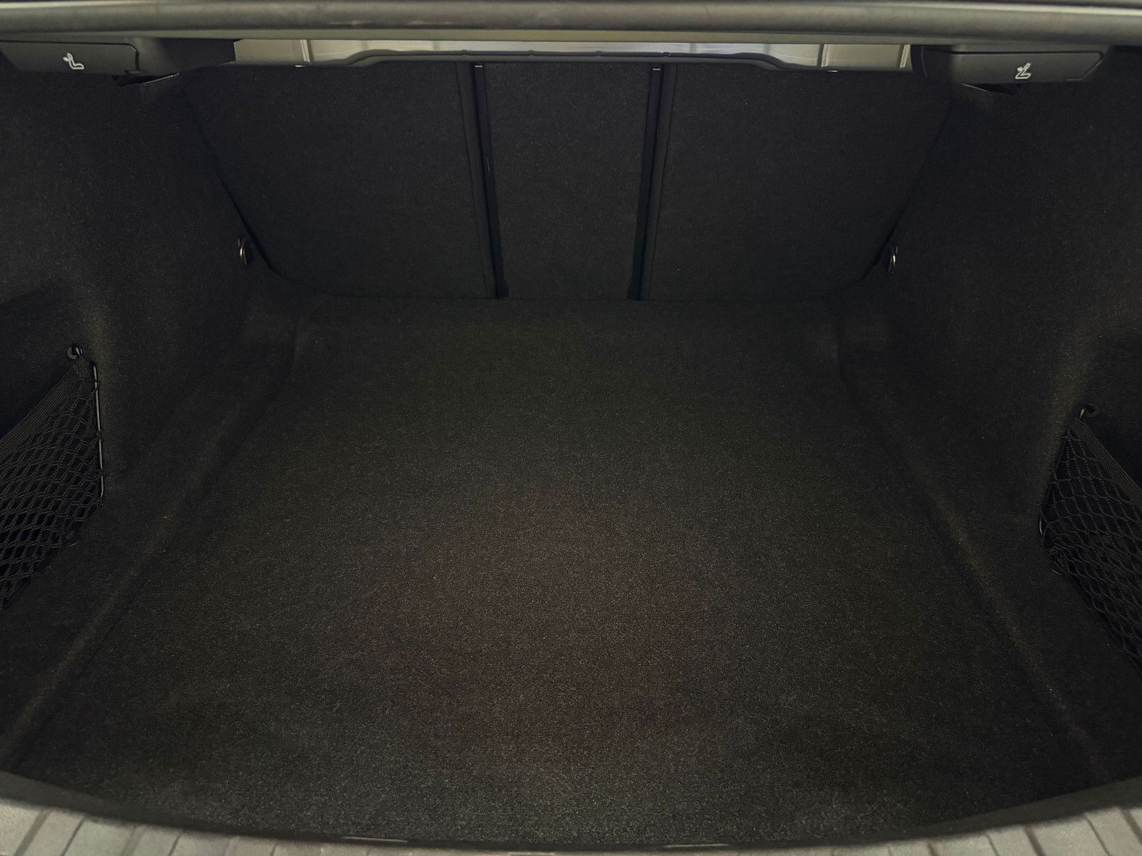 Fahrzeugabbildung BMW 330 i M SPORT/LED/DAB/VRTL COCKPIT/H&K/DE FZG