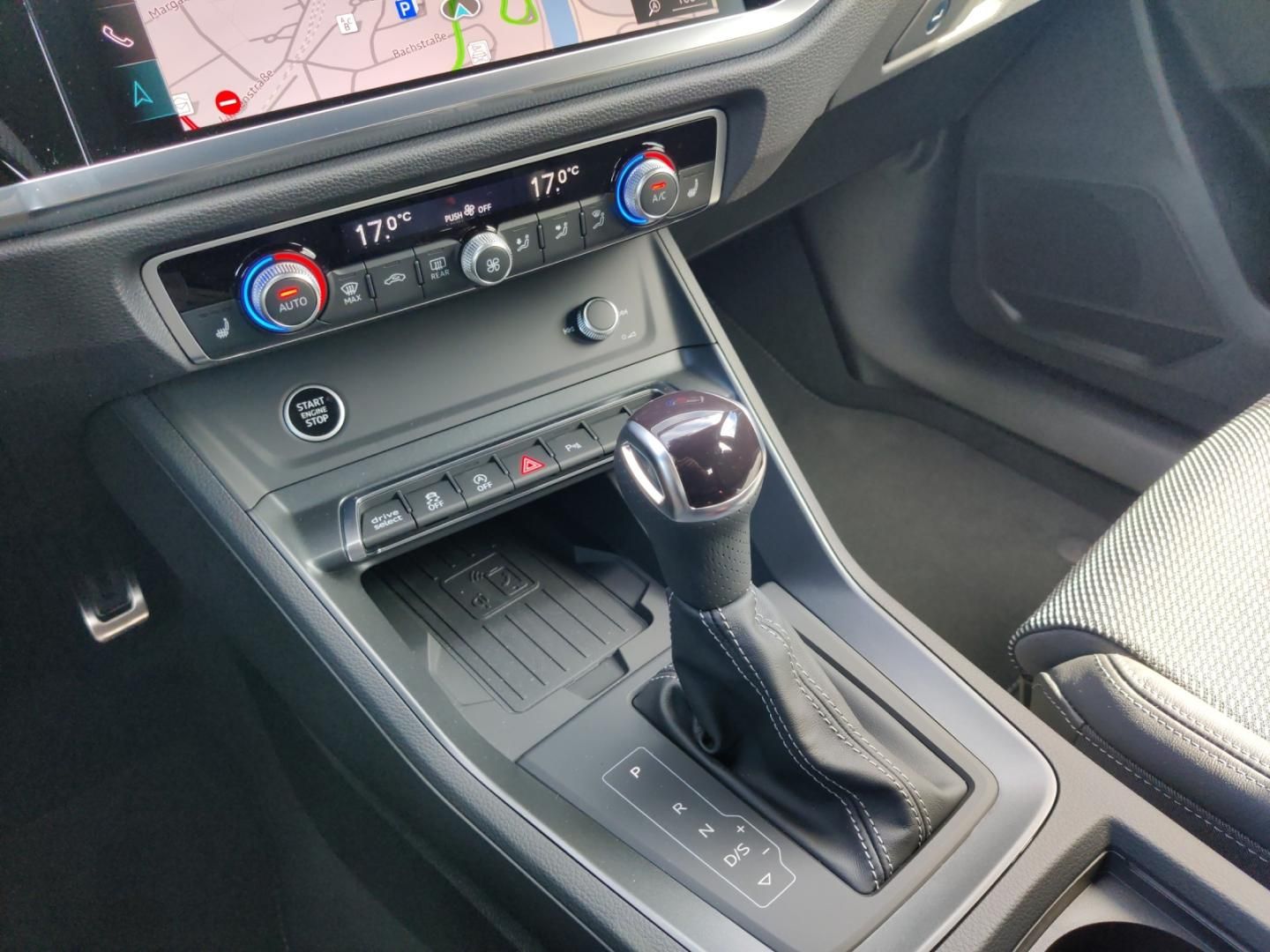 Fahrzeugabbildung Audi Q3 SUV S line Q3 35 TDI, 19", Assistenzpak, Navi