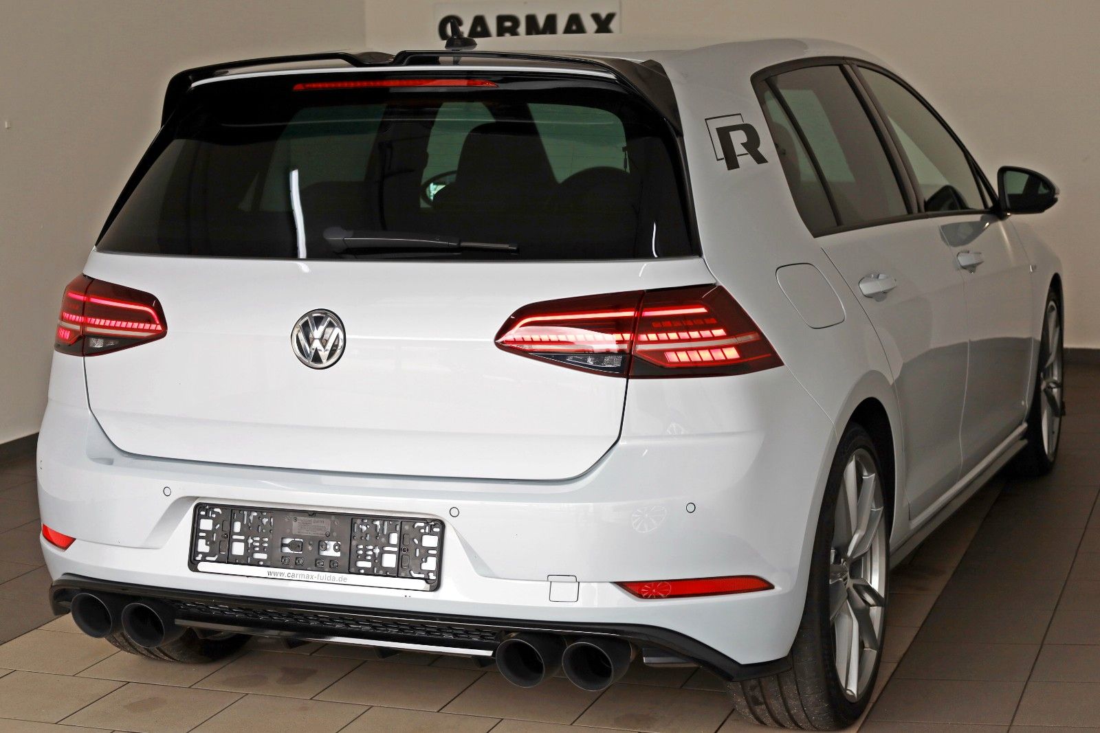 Fahrzeugabbildung Volkswagen Golf VII Lim. R 4M Navi,LED,PDC,Kamera,SH,SR+WR