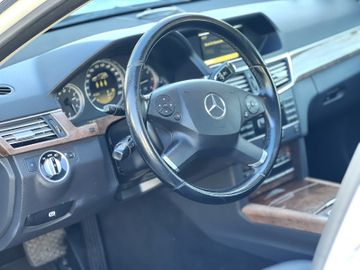 Mercedes E 220 - 9