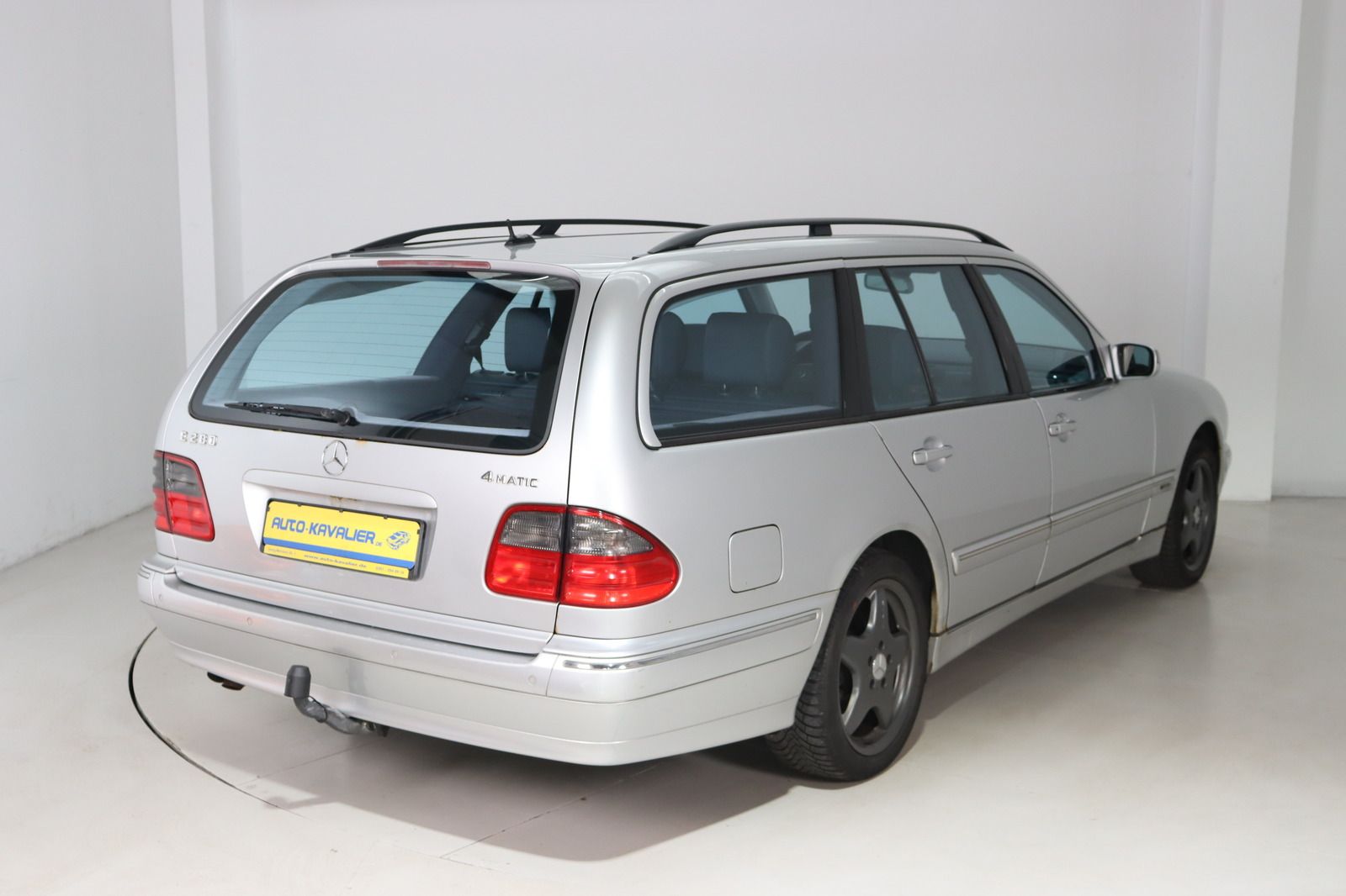Fahrzeugabbildung Mercedes-Benz E 280 T 4MATIC AVANTGARDE * Xenon * HU/AU 01.27