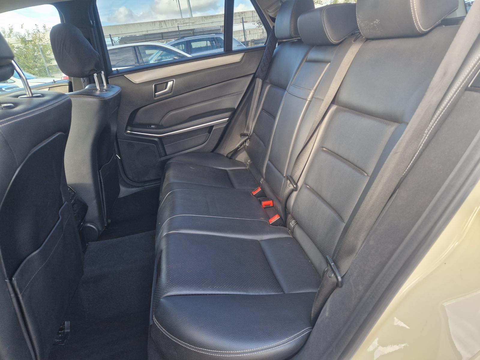 Mercedes-Benz E200 2015 — photo 12