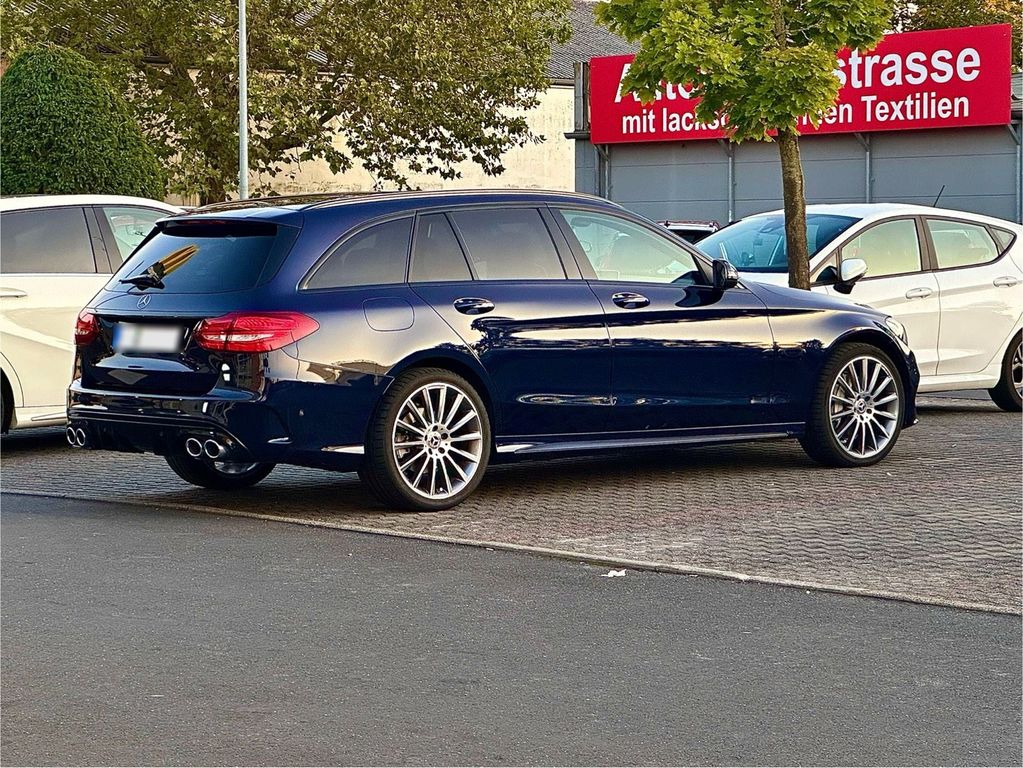 Image of Mercedes-Benz C 400
