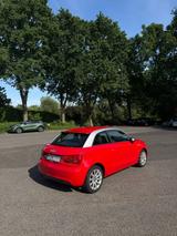 Audi A1 1.6 TDI 66kW Attraction Attraction - Audi A1 mit Diesel-Antrieb: Kleinwagen, 1.6