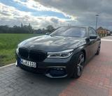 BMW 750i | M-Paket | Alcantara | Laser | Keramik - graue BMW 750
