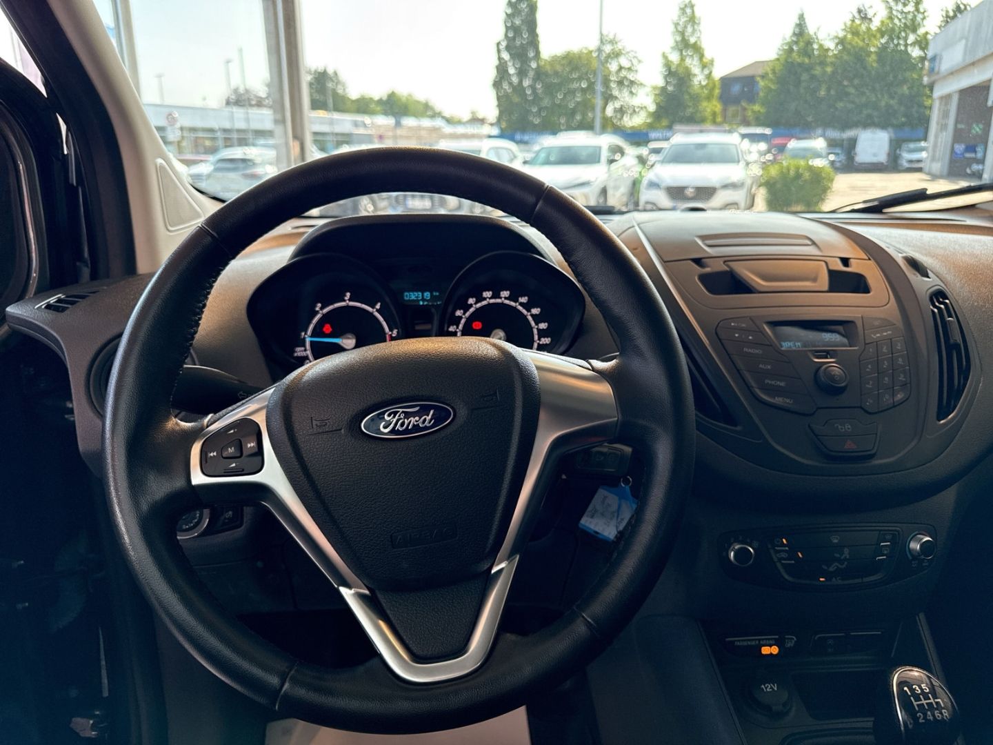 Fahrzeugabbildung Ford Transit Courier Trend DAB Notbremsass. Tel.-Vorb