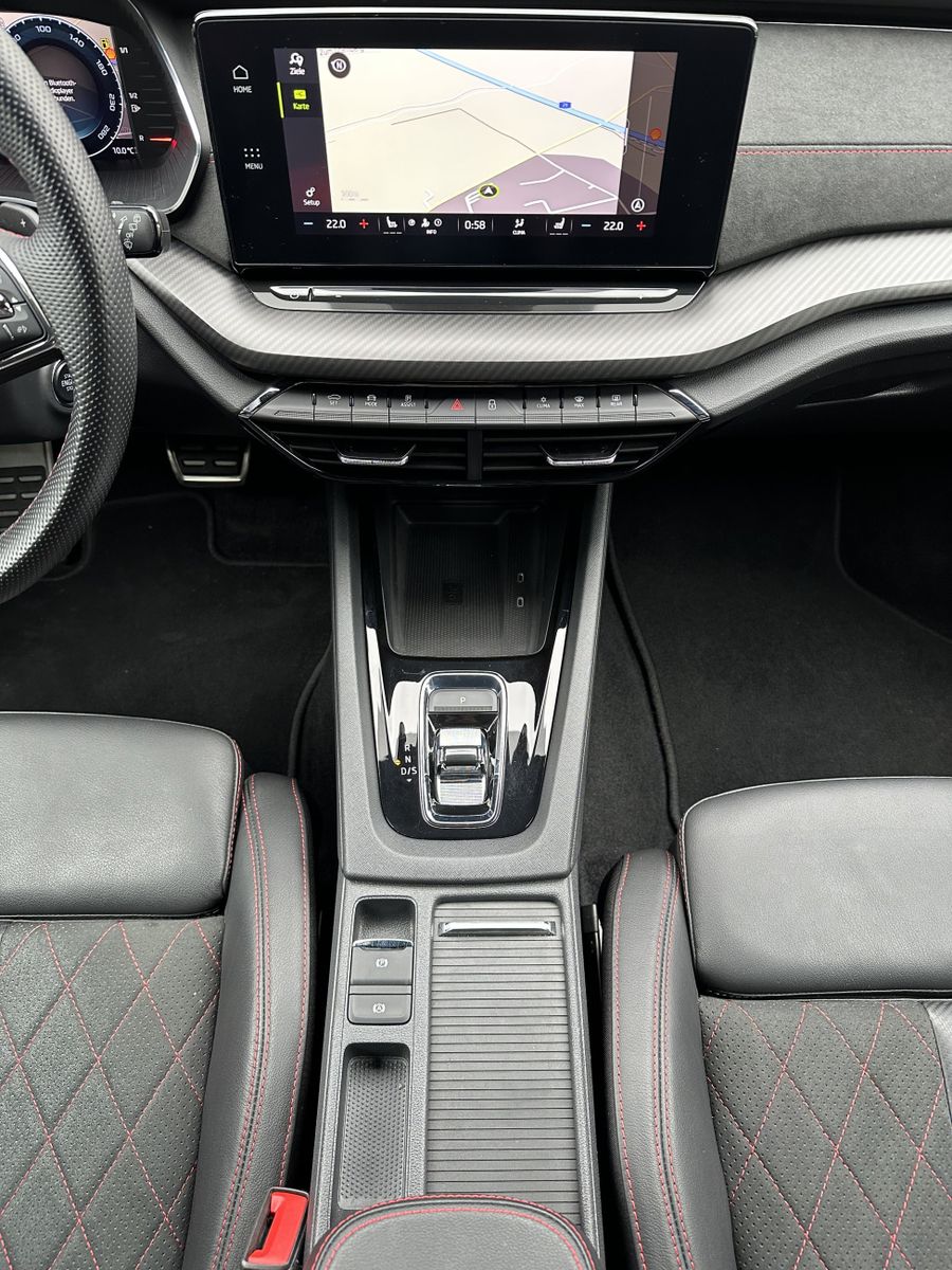 Fahrzeugabbildung SKODA Octavia 2.0 TDI DSG RS NAV+LED+KAM+VCOCK+HUD+DCC