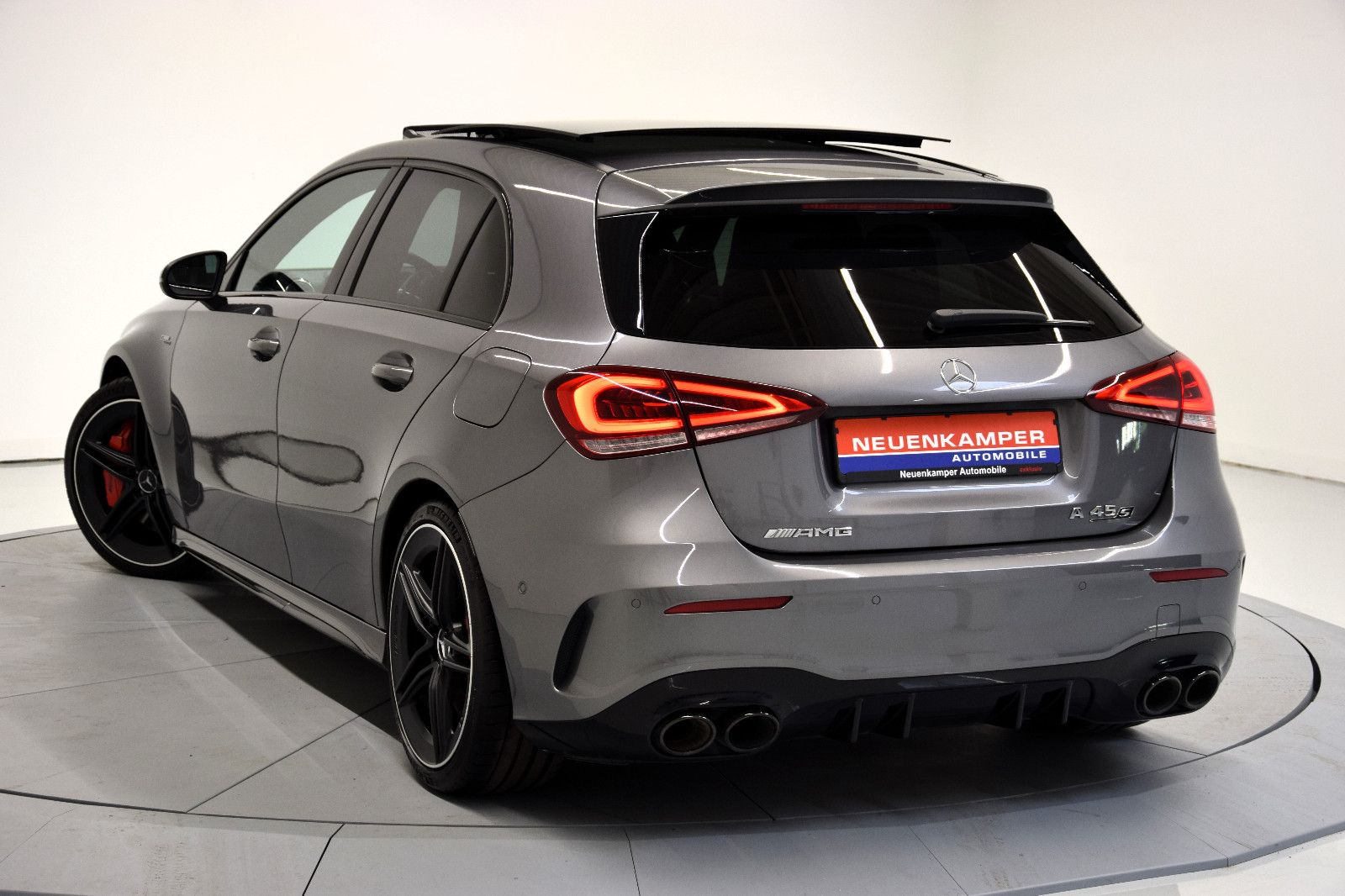 Fahrzeugabbildung Mercedes-Benz A45 S AMG 4Matic+ Track-Pack Pano Perf.-Sound