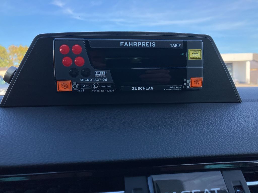 VW Passat Variant 2.0 TDI Business Taxi DSG LED AHK VW Passat Variant 2.0 TDI Business Taxi DSG LED AHK