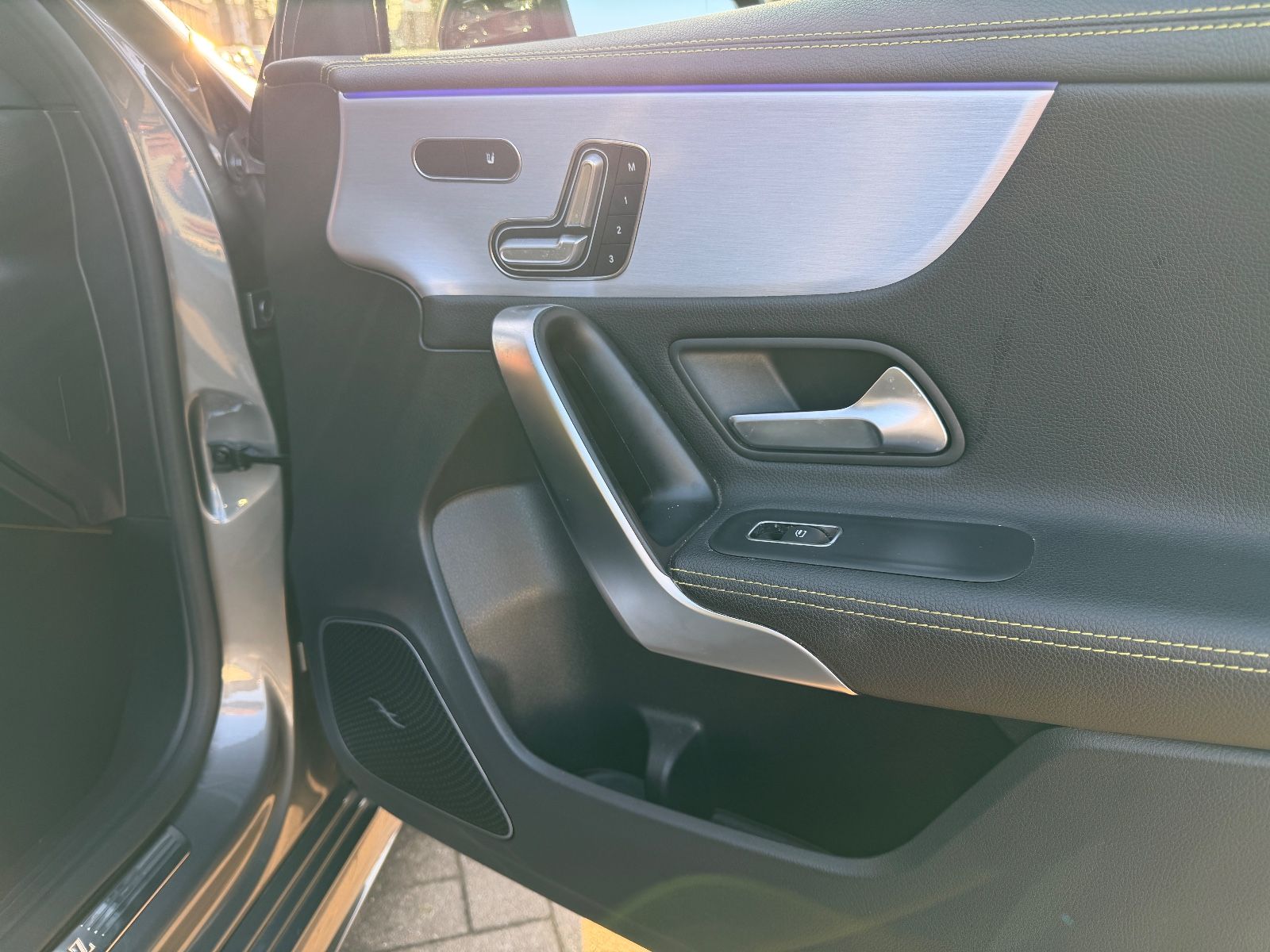 Fahrzeugabbildung Mercedes-Benz A 250 4Matic AMG Edition 1 JUNGESTERNE*PANO*MEMO