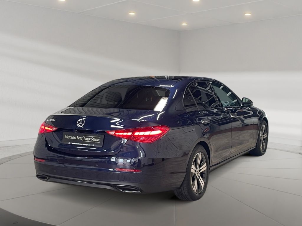 Mercedes-Benz C 200 — fotografia 3