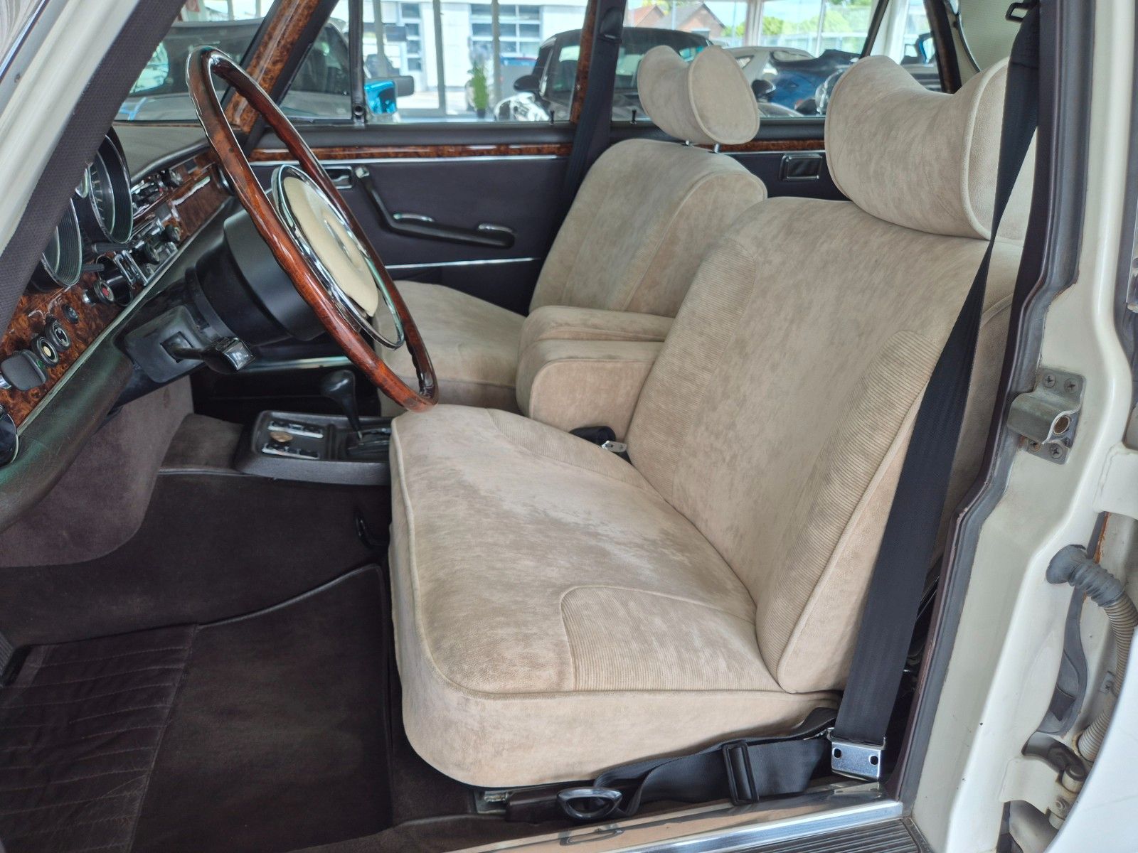 Fahrzeugabbildung Mercedes-Benz 300 SEL 6.3/Deutsch/Historie/3. Hd./WGA 62