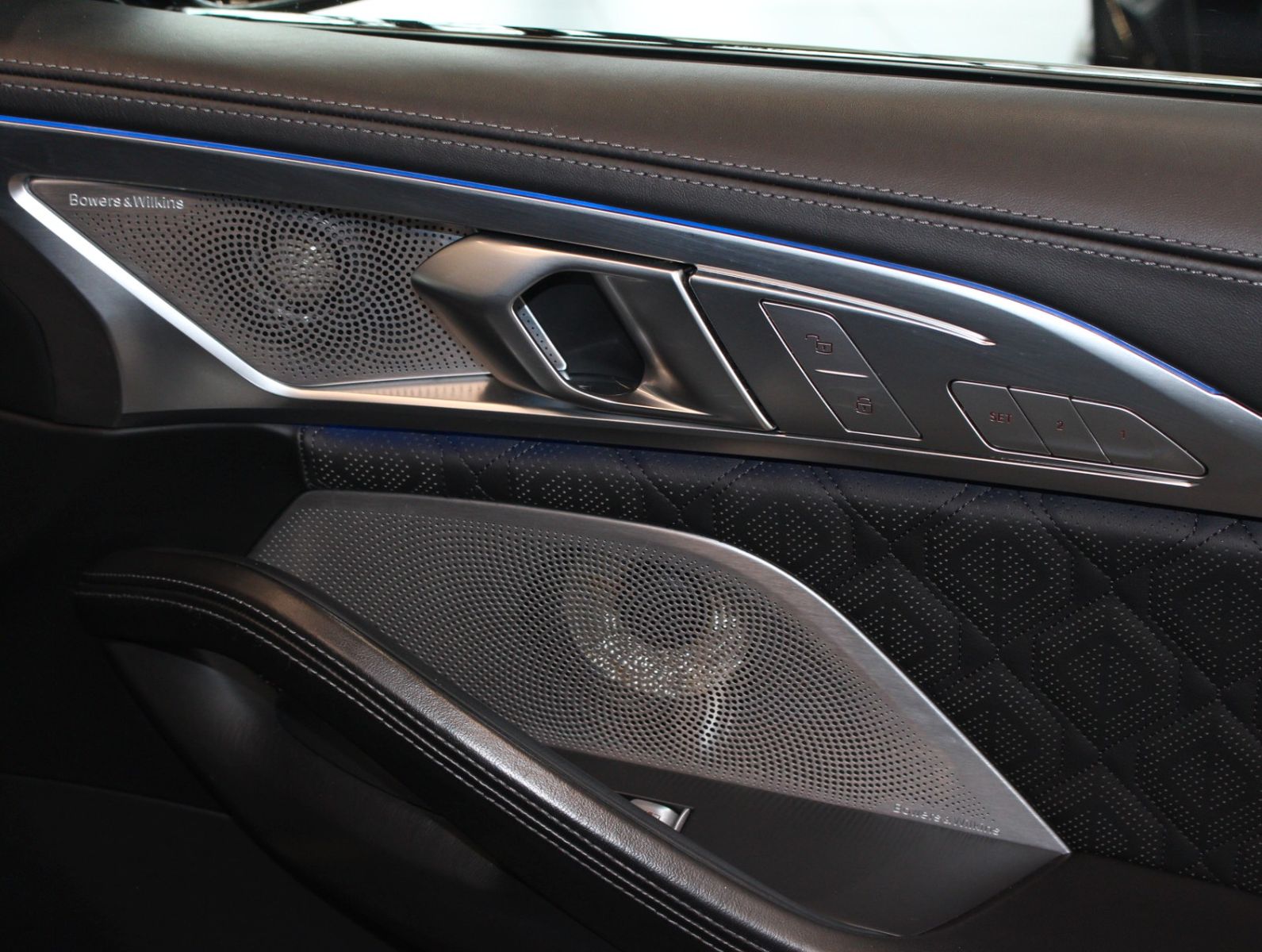 Fahrzeugabbildung BMW M8 Coupe Comp. M Driver´s*B&W*Softclose*TOP