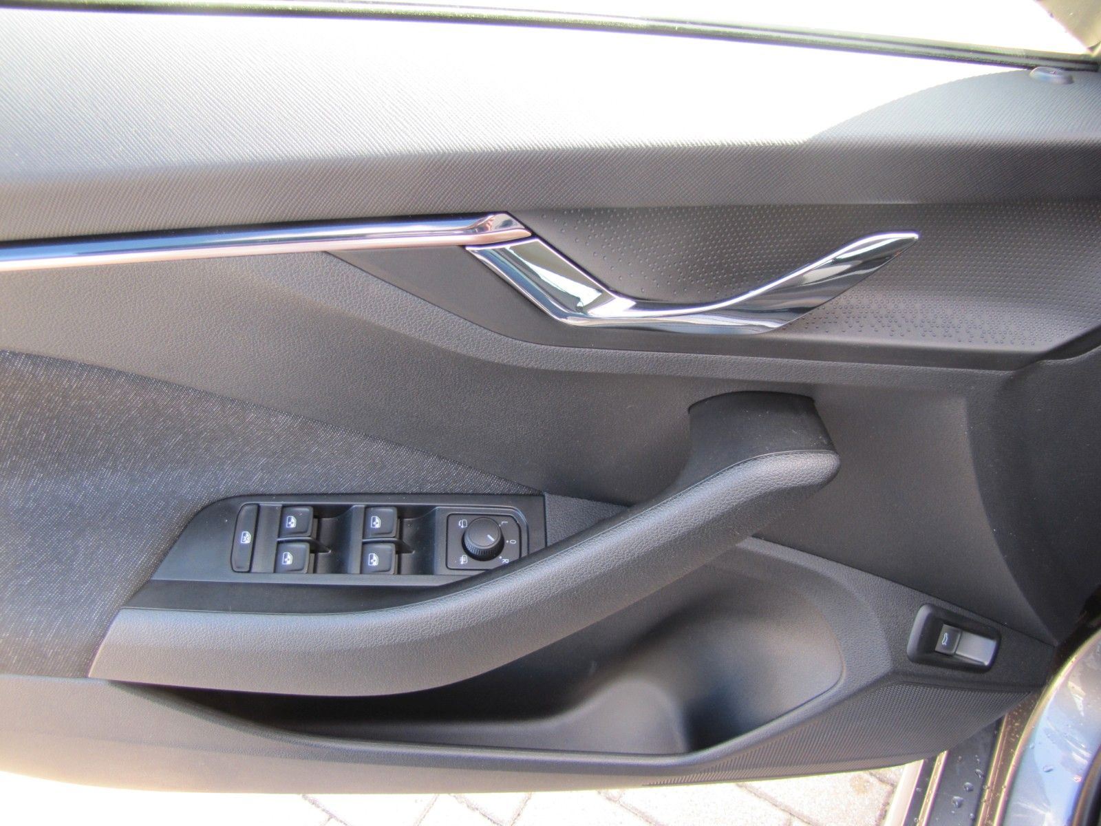 Fahrzeugabbildung SKODA Kamiq Tour 1.5l TSI 150PS