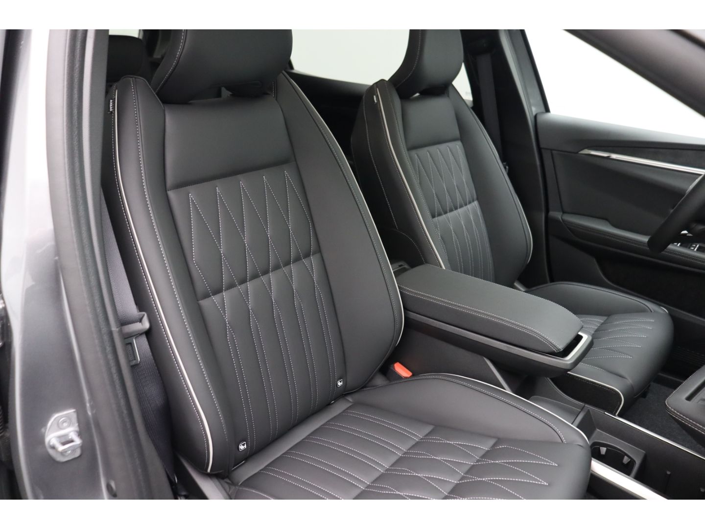 Fahrzeugabbildung Mitsubishi Eclipse Cross Diamant Top 11 KW LUXURY-Paket