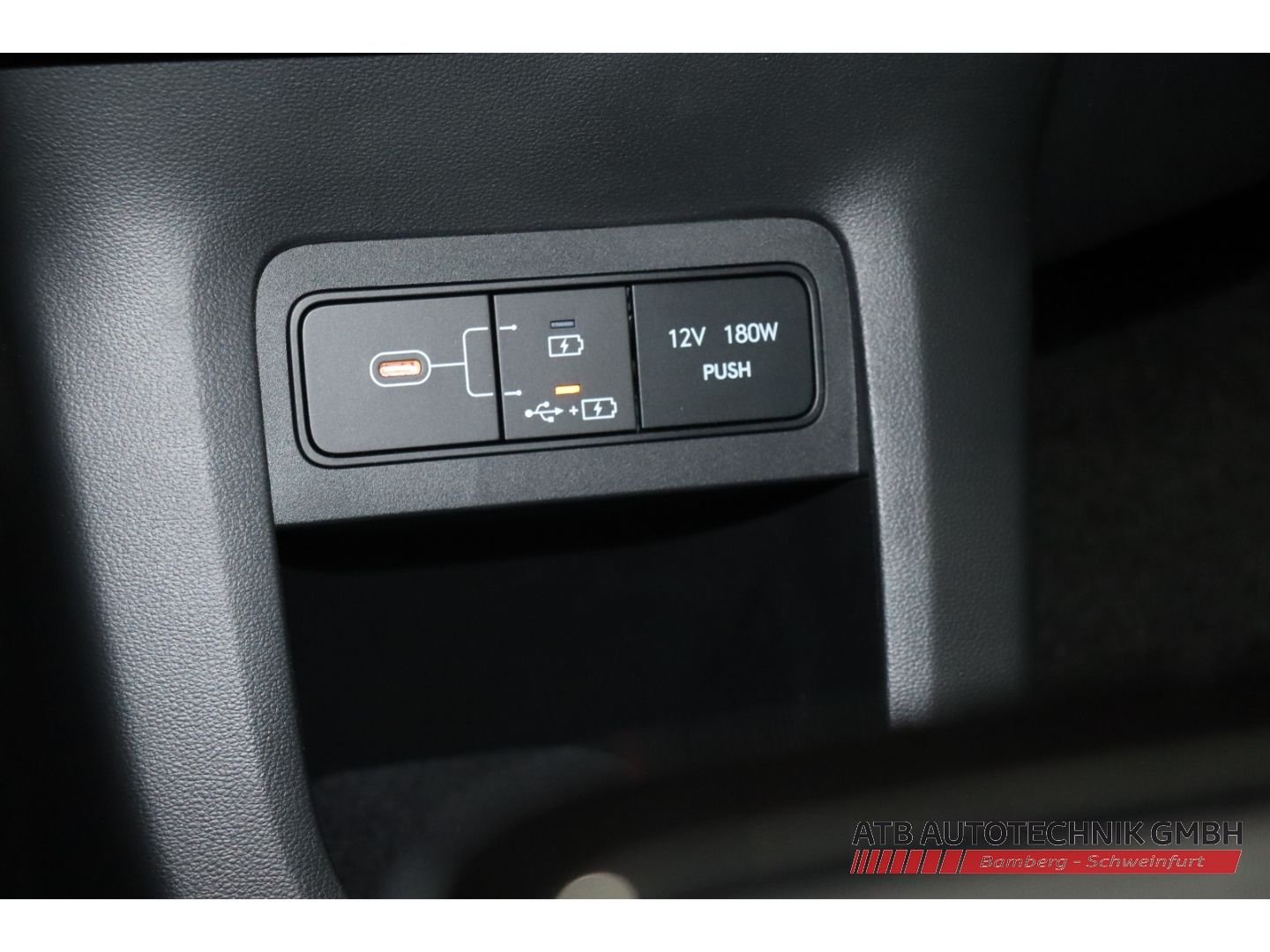 Fahrzeugabbildung Hyundai IONIQ 5 UNIQ MY26 84 kWh 4WD 325 PS Navi Soundsy