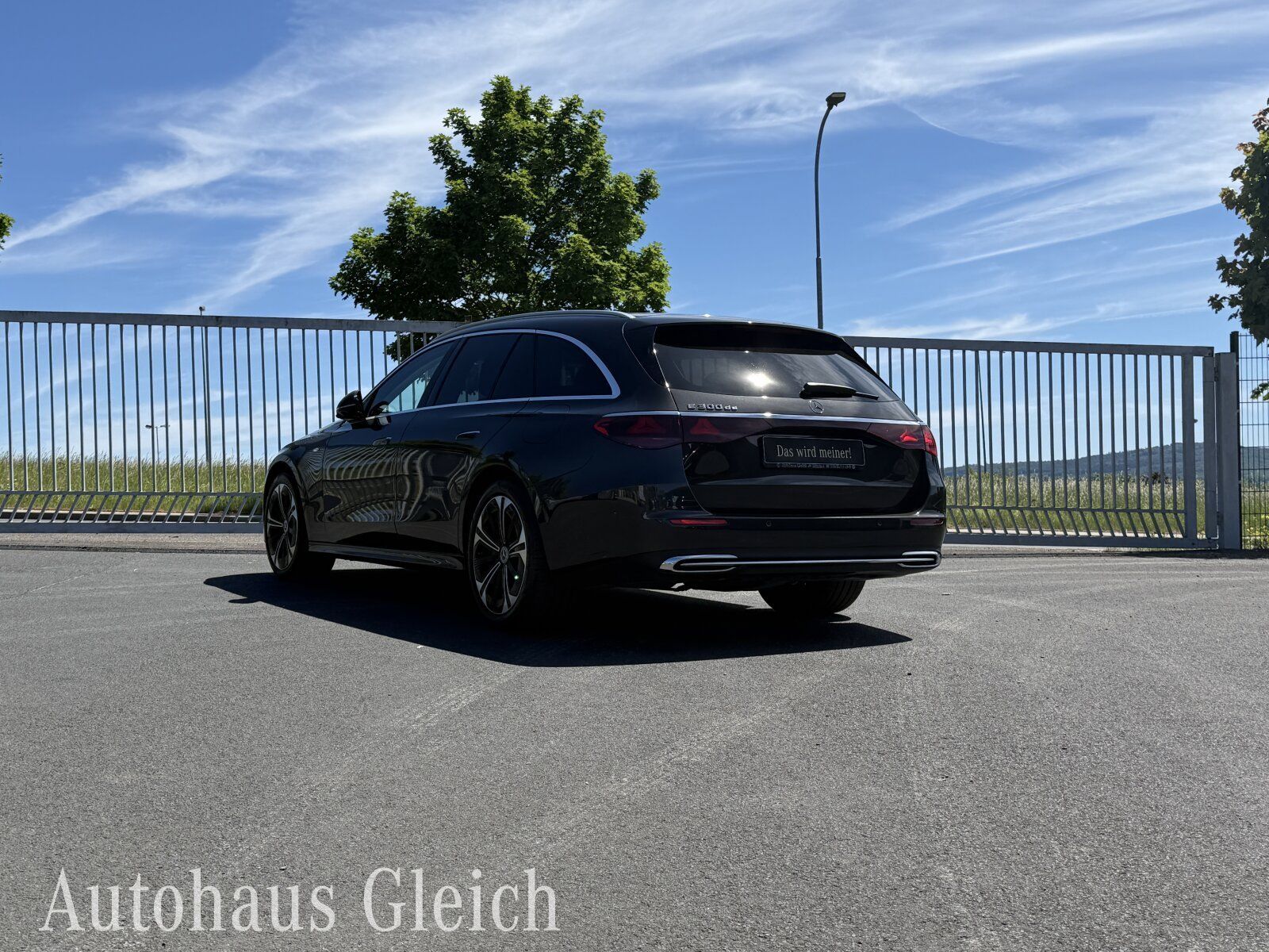 Fahrzeugabbildung Mercedes-Benz E 300 de Avantgarde Advanced Plus Distronic/Klim