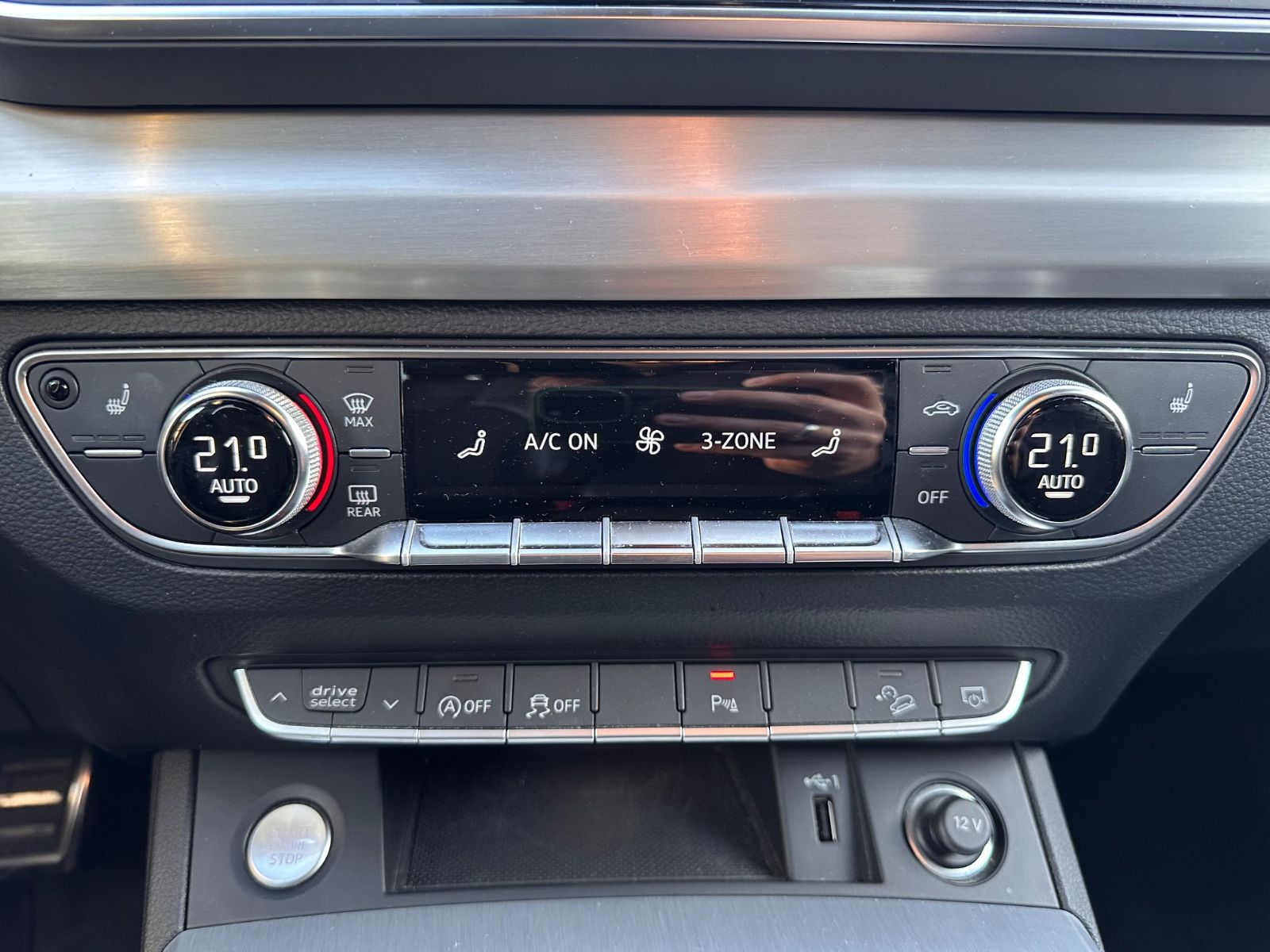 Fahrzeugabbildung Audi Q5 40 TDI quattro S line AHK/ACC/Navi/APP/LED