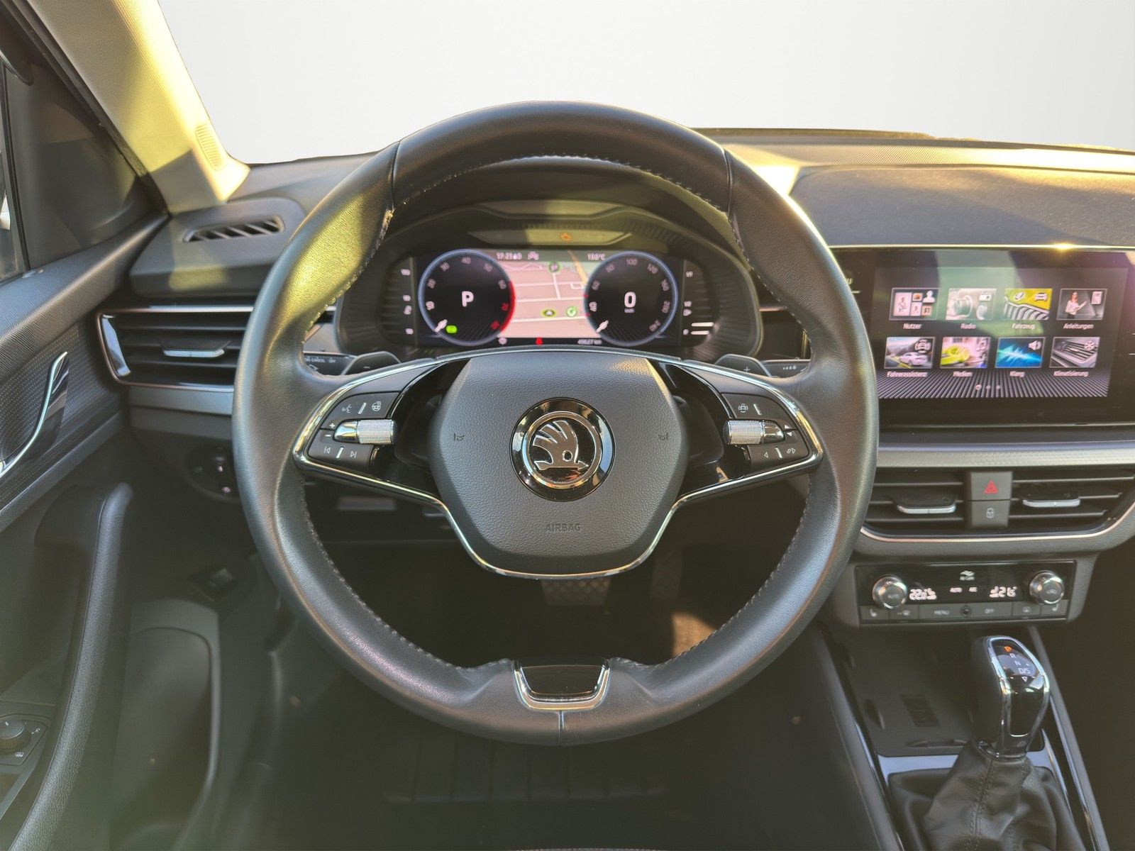 SKODA Kamiq 1.5 TSI Style DSG / NAVI / E-SITZE / LED / - Image 11