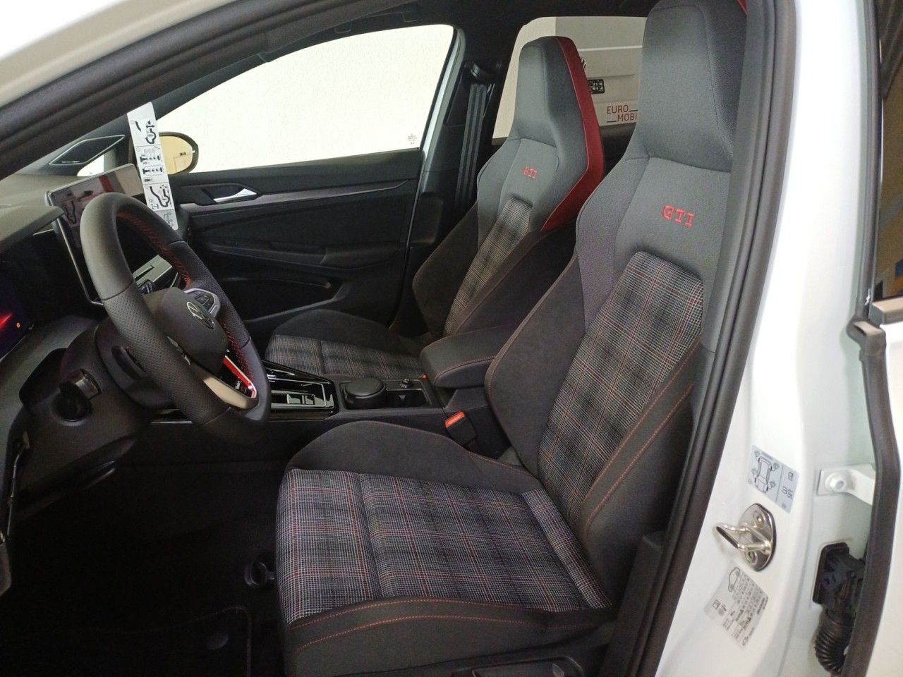Volkswagen Golf VIII GTI 2.0 TSI DSG SHZ USB DAB LWS MAL RS foto 5