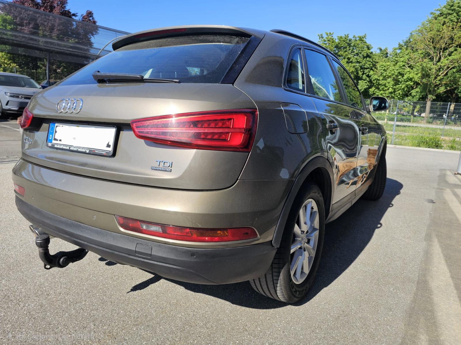 Audi Q3 TDI quattro s-tronic*AHK*SHZ*NAVI*8xRÄDER*
