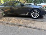 BMW 750d xDrive -, Sophistograu Brillanteffekt metal - BMW 750 von privat