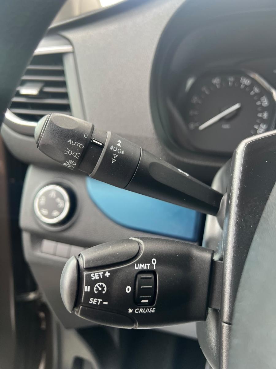 Peugeot Expert Traveller Active L2 KLIMA NAVI 8-SITZ AHK