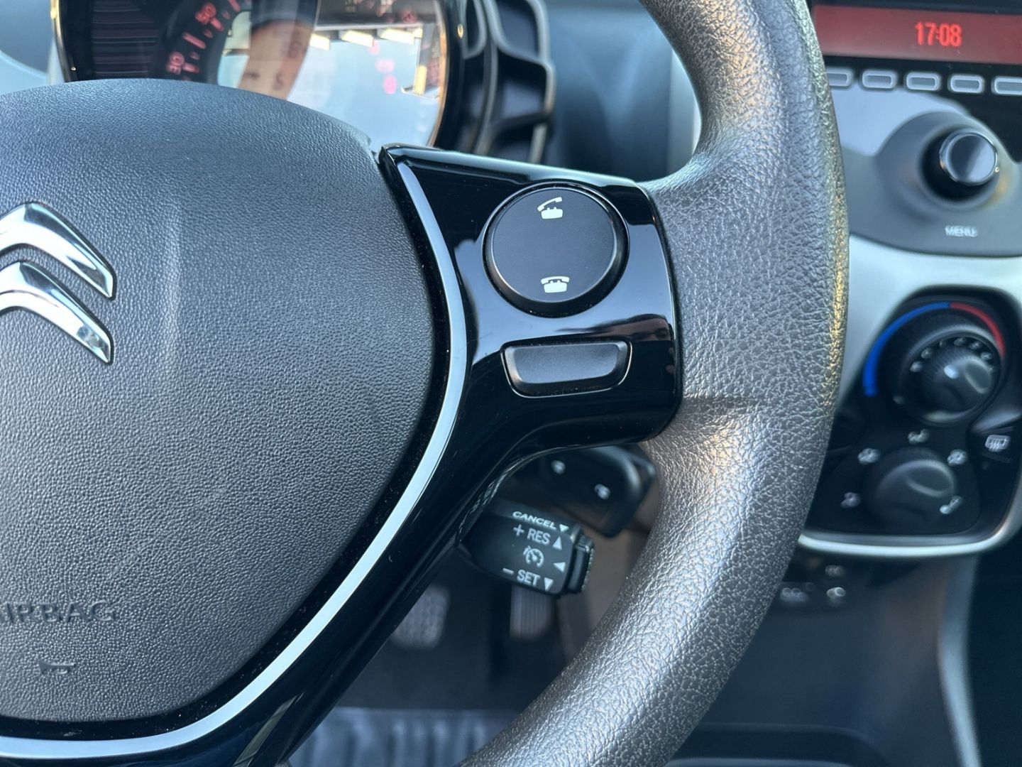 Fahrzeugabbildung Citroën C1 AIRSCAPE Feel VTi 1.0 Faltdach+ Tel.-Vorb. +