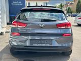 Hyundai i30 1,4 AT SONDERPREIS 15.08 - Hyundai i30 in Mannheim