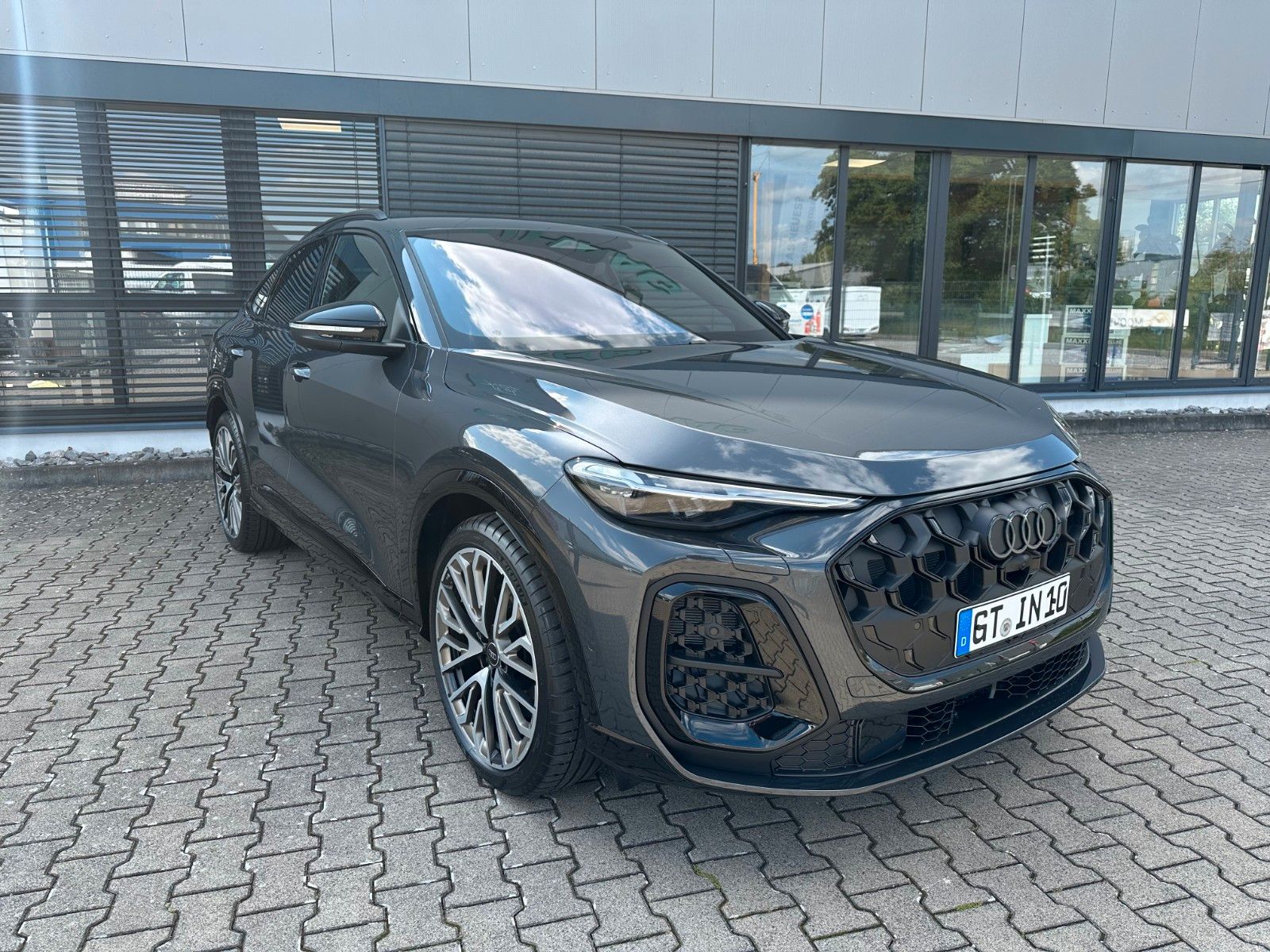 Fahrzeugabbildung Audi SQ5 Sportback quattro edition one AHK