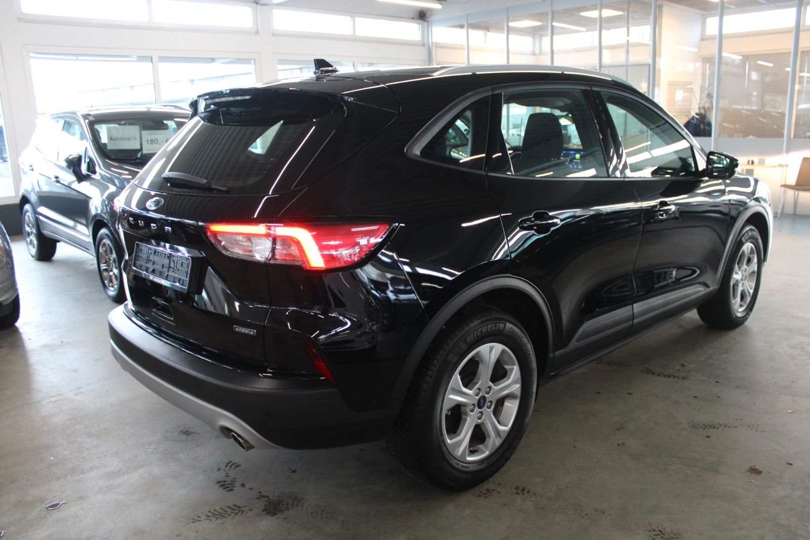 Fahrzeugabbildung Ford Kuga PHEV Aut. Cool&Connect + Winter Paket