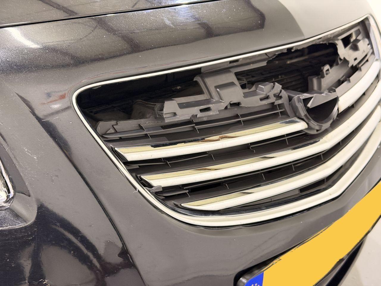 Opel Insignia 2010 — photo 8