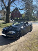 BMW 135i Cabrio - - schwarze BMW 135