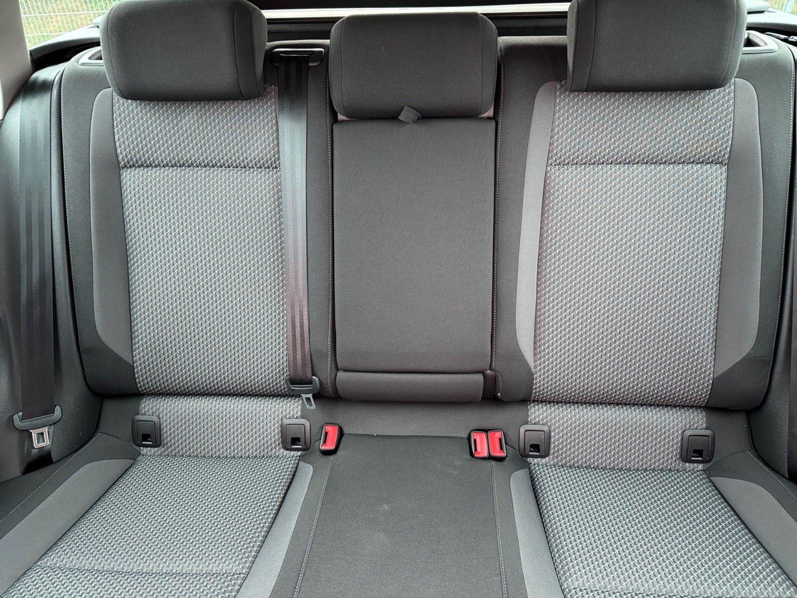 Fahrzeugabbildung Volkswagen Passat Variant 1.5 TSI