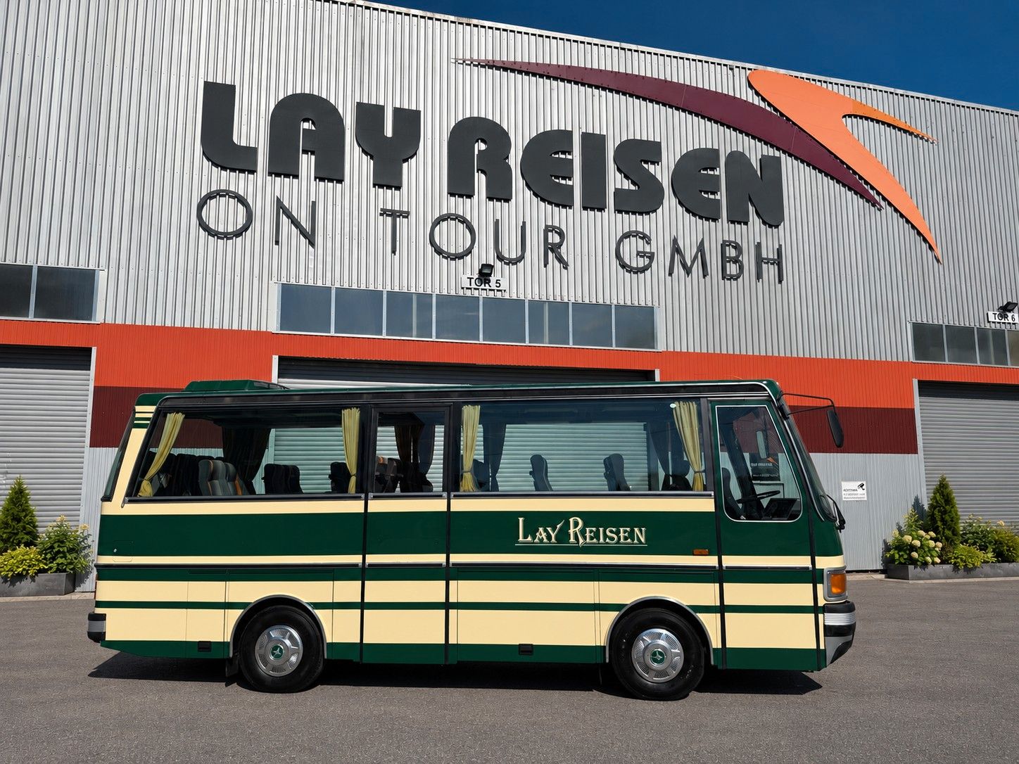 SETRA  1981 - Image 1 of 31