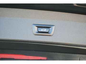 Fahrzeugabbildung BMW X1 xDrive 18 d 2,0 L Sport Line+PANORAMADACH+LED
