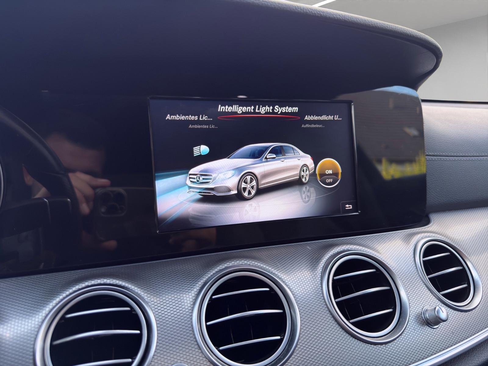 Mercedes-Benz E 220d AMG 9G SHD MULTIB NAVI TOTW CAM TEMP