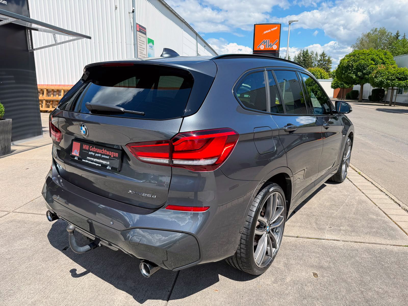 Fahrzeugabbildung BMW X1 xDrive 25d MSport Steptr. ACC KAM AHK HUD H&K