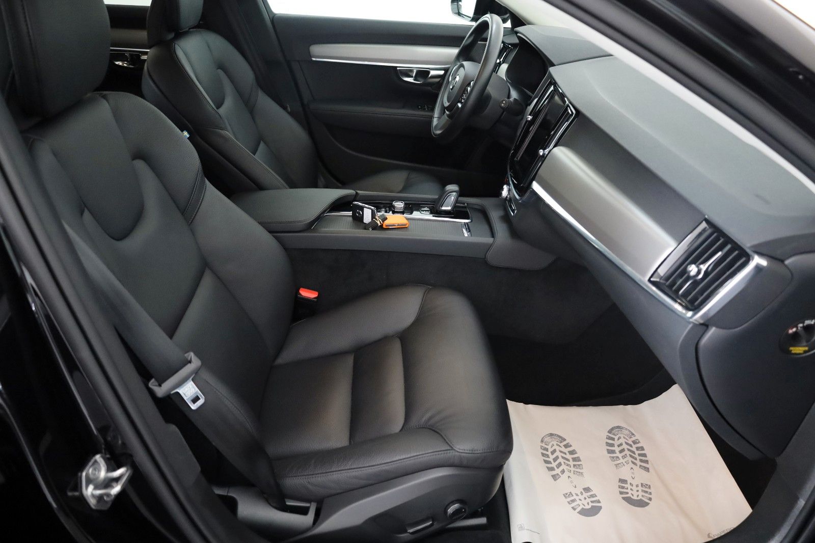 Fahrzeugabbildung Volvo V90 B4 Momentum Pro, Xenium-Pak, Leder, H&K, ACC