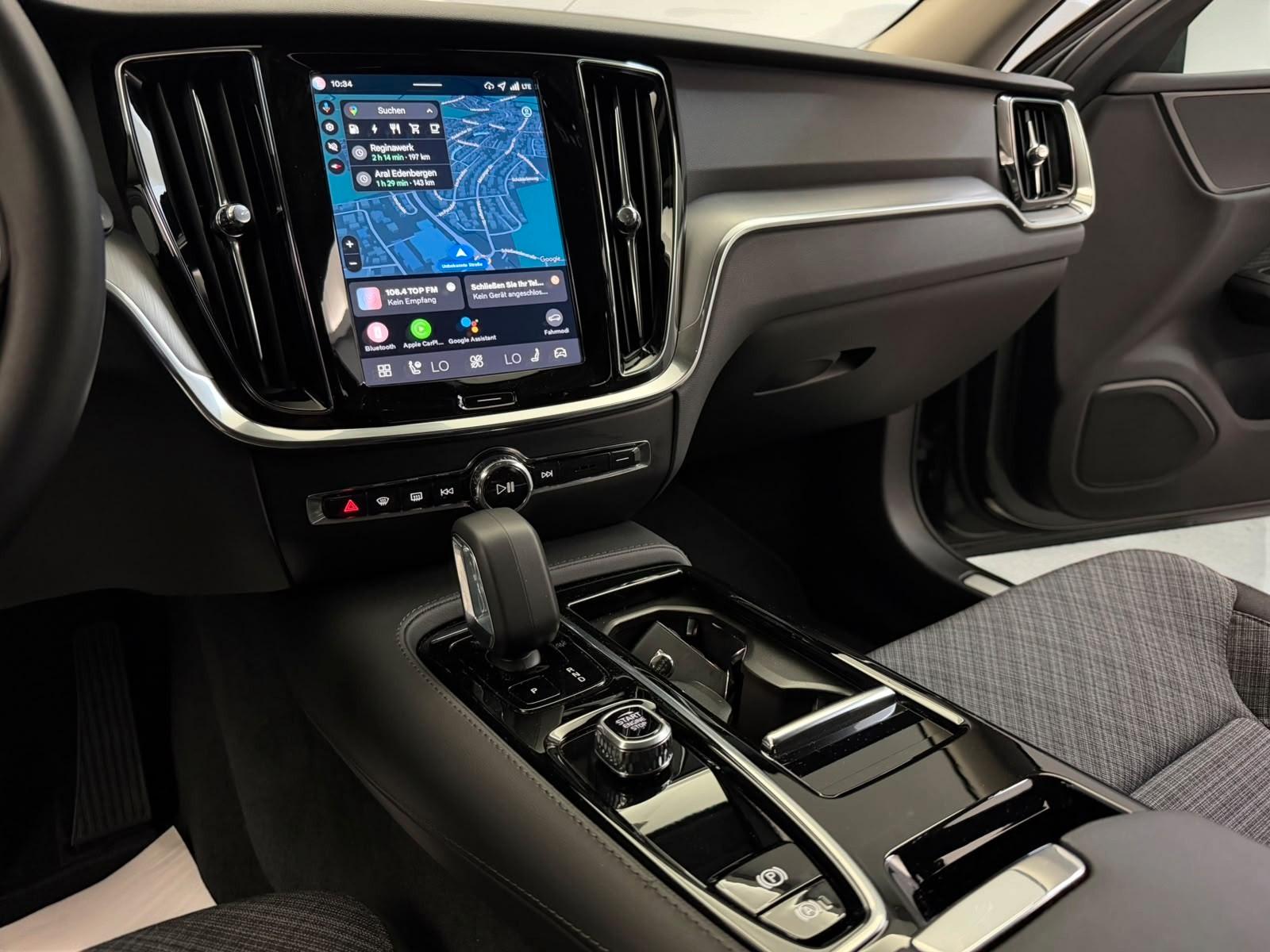 Volvo V60 Kombi Core Hybrid AWD*ACC*AHK*LED*KEYLESS