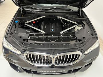 Fahrzeugabbildung BMW X5 xD30d M Sport Laser HUD Kamera Panorama H/K