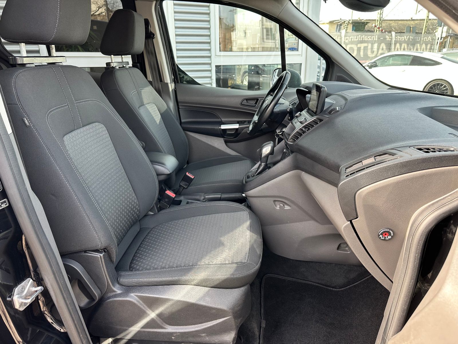 Fahrzeugabbildung Ford GRAND TOURNEO CONNECT*7 SITZER+AUTOM*