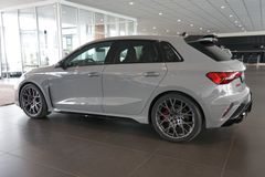 AUDI RS3 Sportback | Pano | Schalensitze | Carbon AUDI RS3 Sportback | Pano | Schalensitze | Carbon