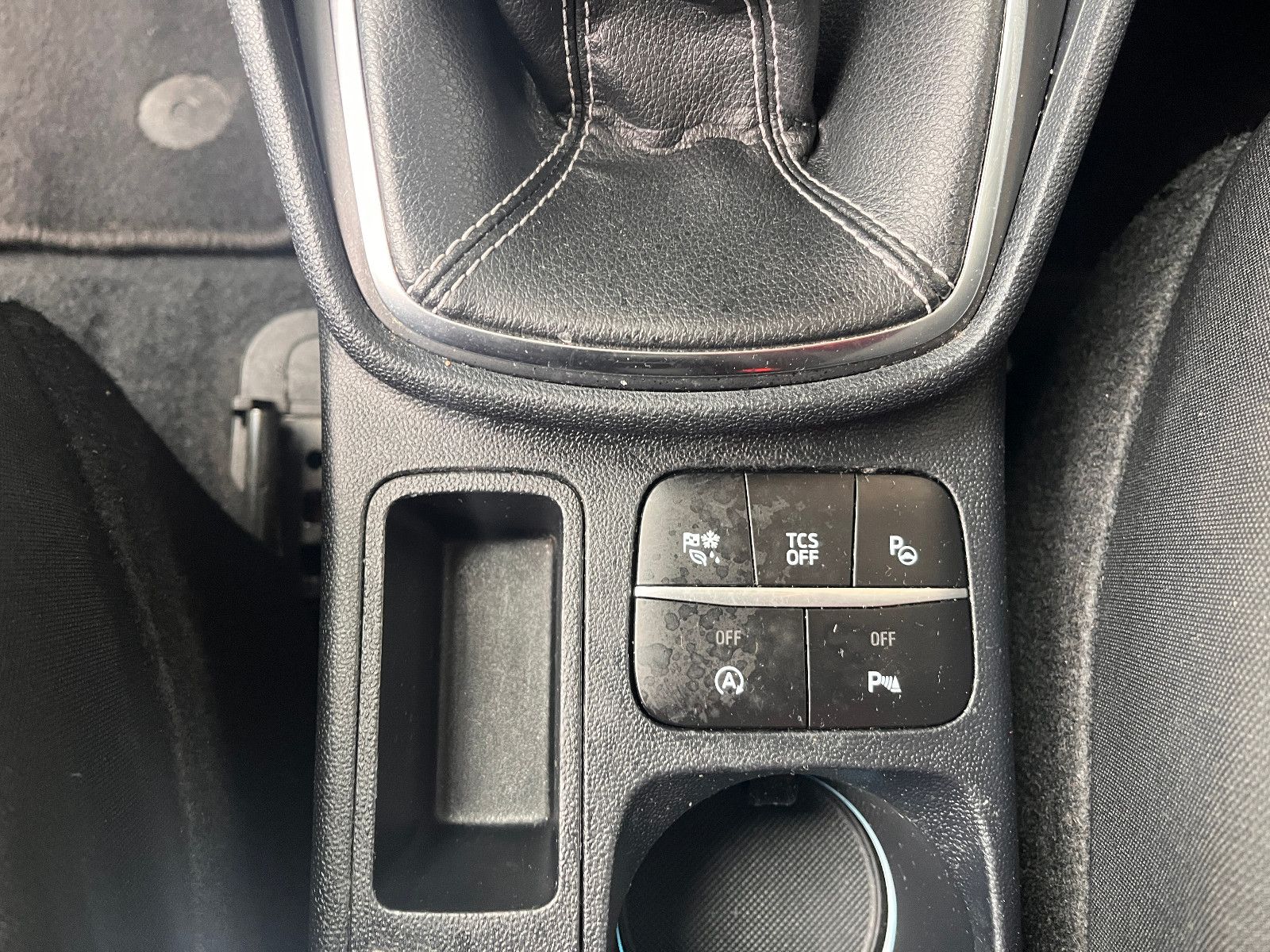 Fahrzeugabbildung Ford Fiesta Cool & Connect Navi/Sitzh./Parkpilot